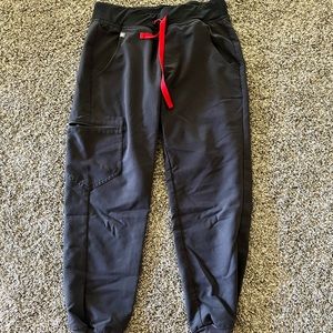 Womens figs Zamora jogger in charcoal